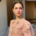 hania-amir-recieves-backlash-while-preaching-self-love-with-an-instagram-filter-1614861565-3154